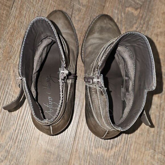 Arturo Chiang Ankle Boots with Cuffed Top and Rounded Toe Size 6.5 - Picture 6 of 8